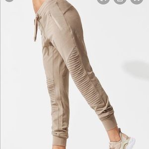 Alo yoga xs moto jogger
